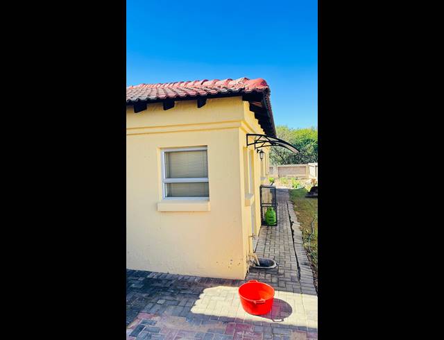3 BEDROOM FREEHOLD FOR SALE IN THERESAPARK